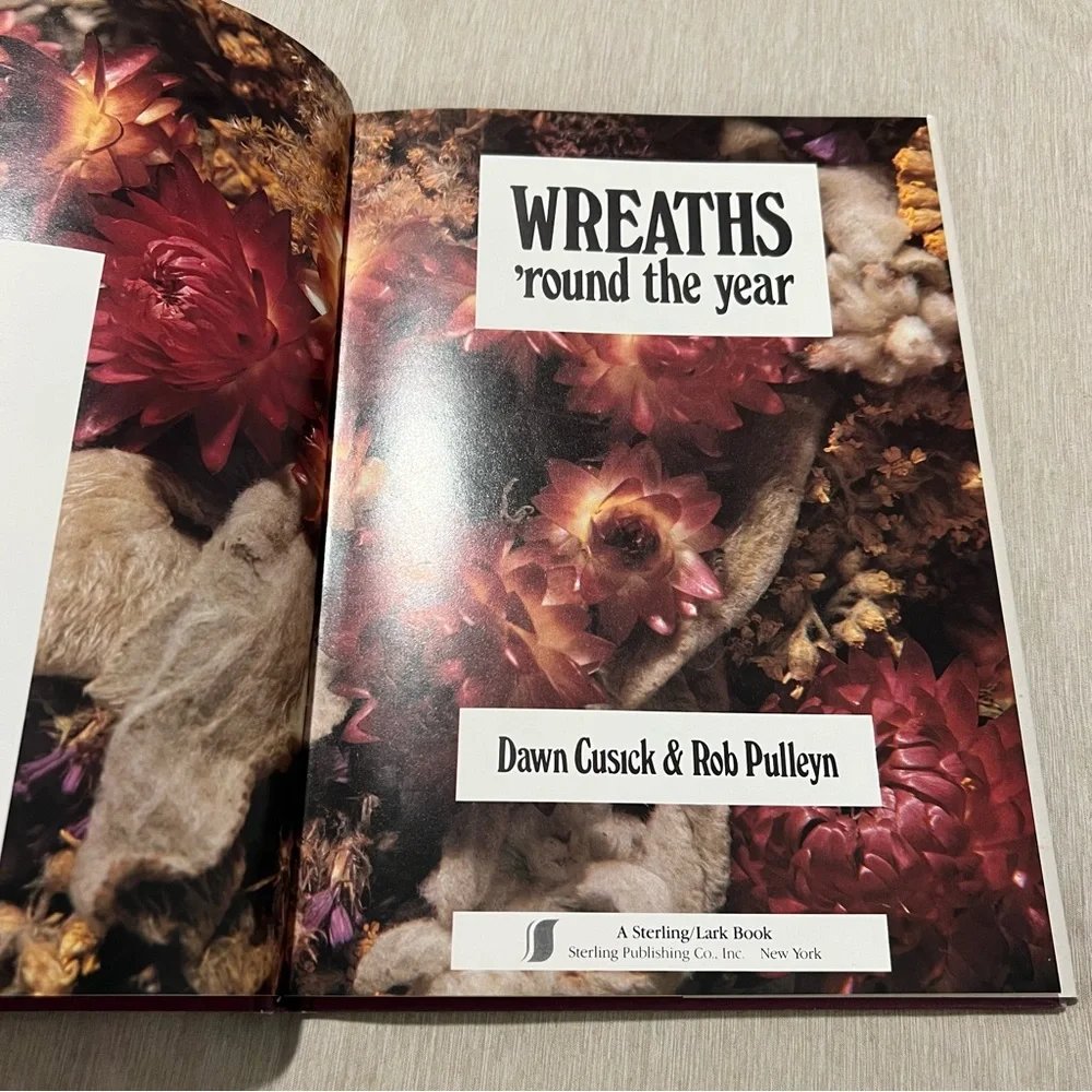 Wreaths ’Round the Year Book 1990 DIY Floral Crafts Cusick Pulleyen HC Vintage